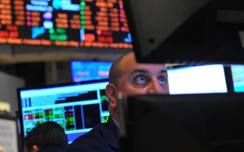 Цены акций нескольких российских компаний падают на фоне завершения саммита Путина и Трампа