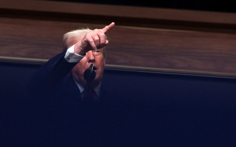 Трамп выражает намерение запретить голосование по почте в США